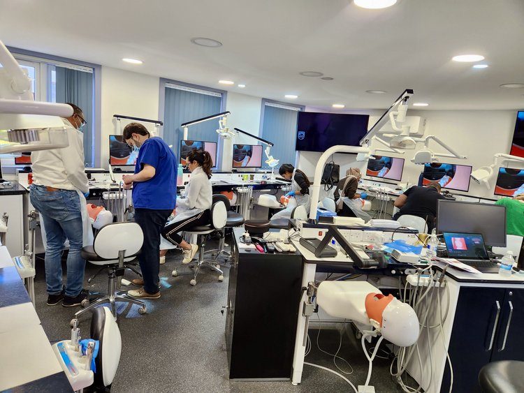 Hands-on implant placement session